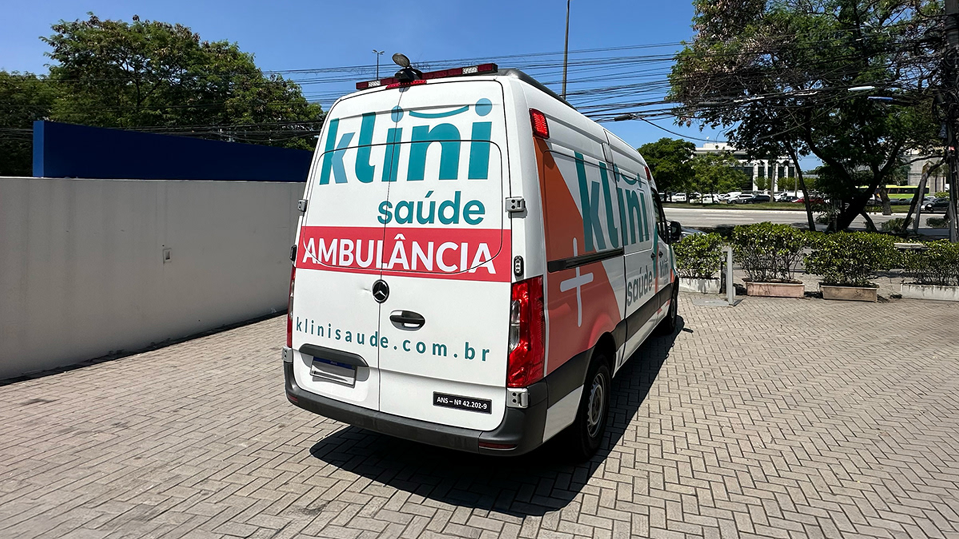 Plotagem de Ambulância Klini Saúde — Imagem 5
